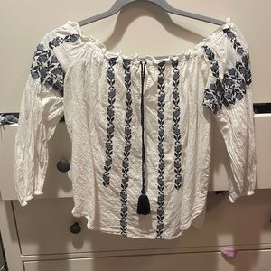 Abercrombie and fitch, off shoulder top